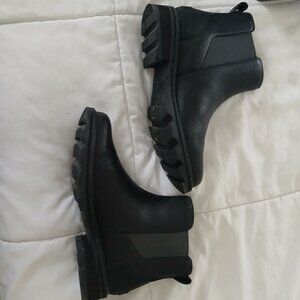 Sorel Lennox Chelsea Boots size 11 New in Box black waterproof
